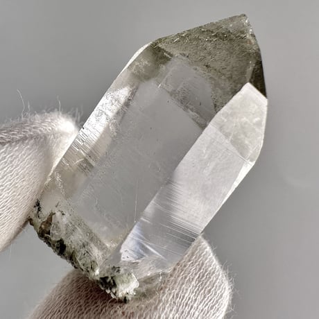 【ガネッシュヒマール産】クローライトイン天然ヒマラヤ水晶ミニポイント"CC"/Ganesh Himal Chlorite in Himalayan Quartz Mini Point