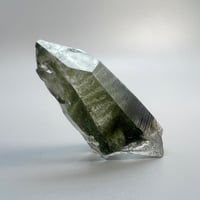 【ガネッシュヒマール産】クローライトイン天然ヒマラヤ水晶ポイント/Ganesh Himal Chlorite in Himalayan Quartz Mini Point
