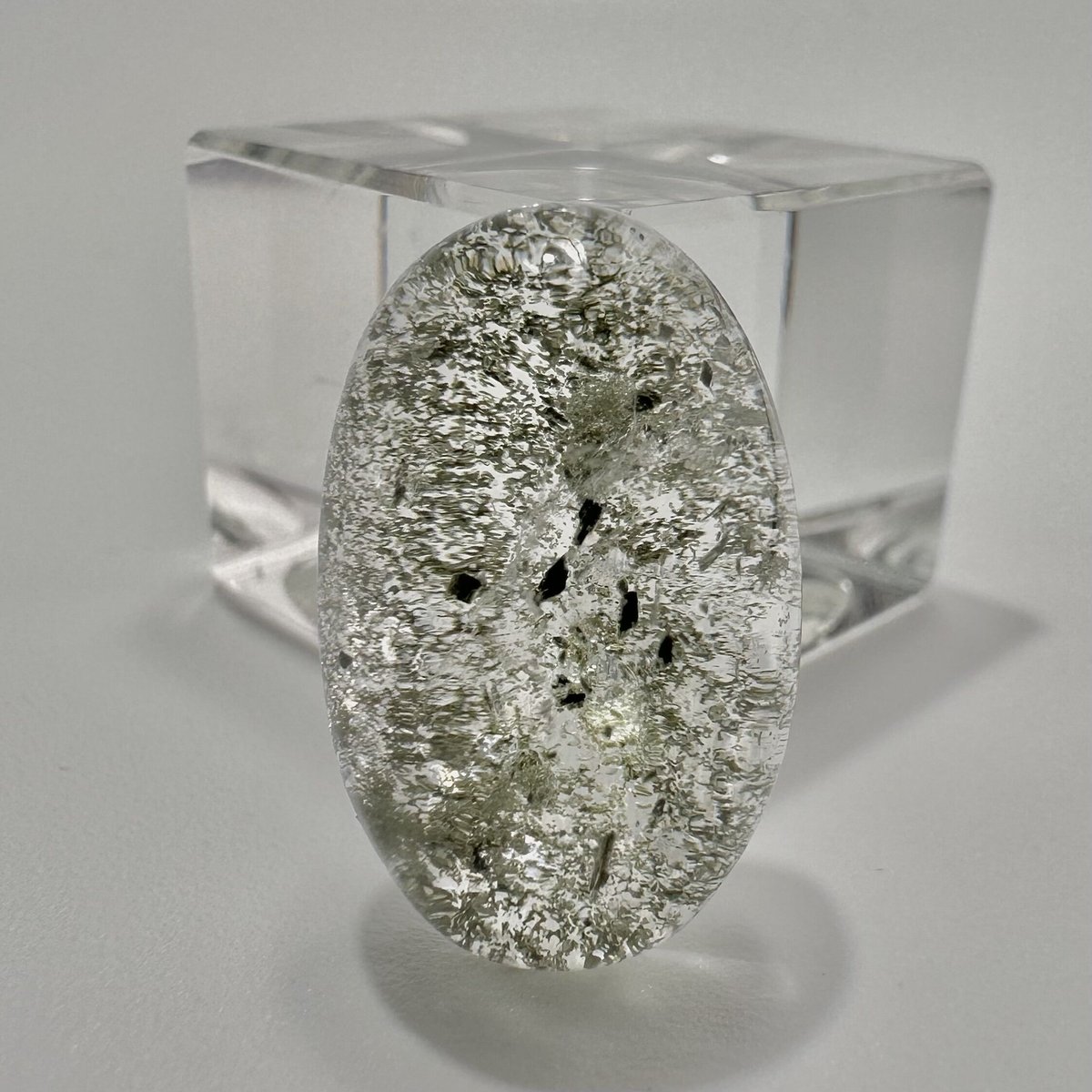 ガネッシュヒマール産クローライトイン天然ヒマラヤ水晶