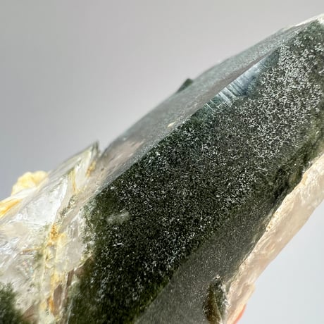 【ガネッシュヒマール産】クローライト イン ヒマラヤ水晶/GaneshHimal Chlorite&Albite in Himalayan Quartz