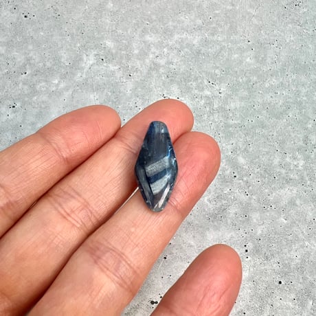 ネパール産天然ヒマラヤカイヤナイト穴あきパーツB-3️⃣/NEPAL﻿ Himalayan Kyanite﻿