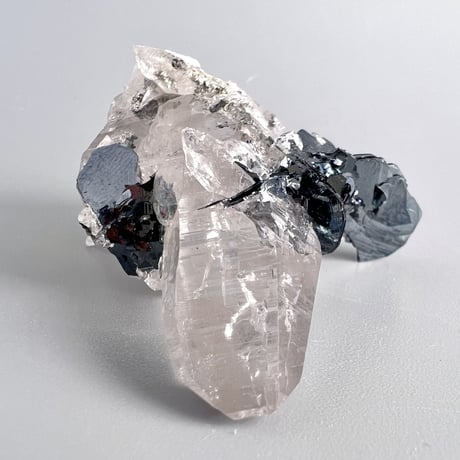 【ガネッシュヒマール産】ヘマタイトイン天然ヒマラヤ水晶/Ganesh Himal hematite in Himalayan Quartz