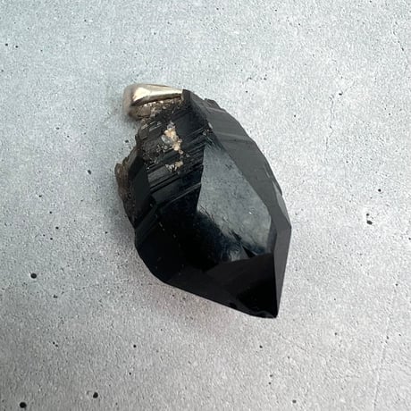【ガウリシャンカール産】天然ヒマラヤスモーキークォーツ バチカン付きペンダントトップ/Gaurishankar HimalayanSmoky Silver925 pendant top