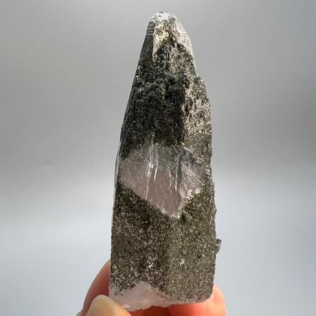 大特価【ガネッシュヒマール産】クローライトイン天然ヒマラヤ水晶⑫/Ganesh Himal Chlorite in Himalayan Quartz