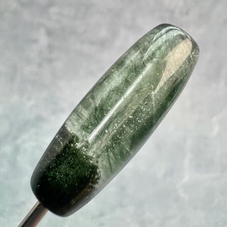 【ガネッシュヒマール産】アクチノライト&クローライトイン天然ヒマラヤ水晶 樽型ビーズ/Ganesh Himal Actinolite&Chlorite in barrel beads