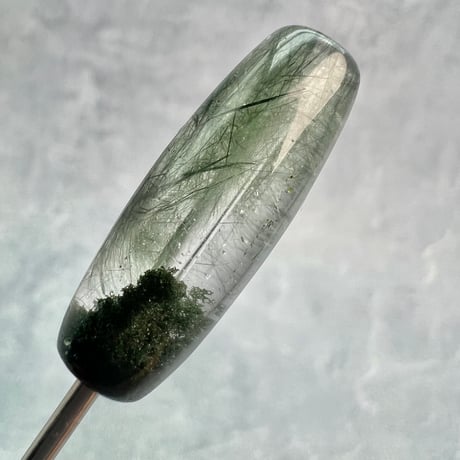【ガネッシュヒマール産】アクチノライト&クローライトイン天然ヒマラヤ水晶 樽型ビーズ/Ganesh Himal Actinolite&Chlorite in barrel beads