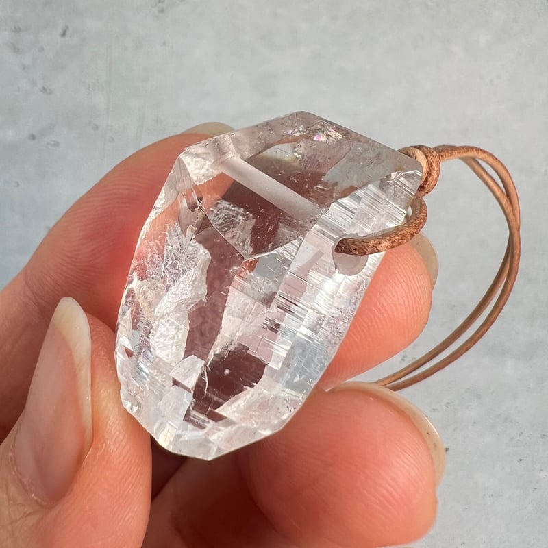 ヒマラヤ水晶 ガネッシュヒマール ＊ マクラメペンダント 29 ガネッシュヒマール産】ヒマラヤ水晶の天然石マクラメペンダント