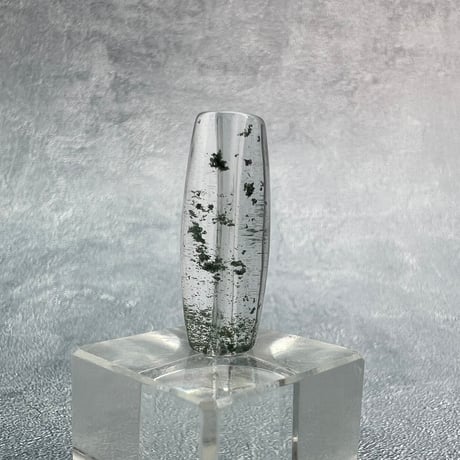 【ガネッシュヒマール産】クローライトイン天然ヒマラヤ水晶 樽型ビーズ⑬/Ganesh Himal Chlorite in Himalayan Quartz barrel beads