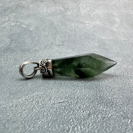【ガネッシュヒマール産】アクチノライト&クローライト天然ヒマラヤ水晶ペンダントトップ⑦/Ganesh Himal Actinorite in Himalayan Quartz Pendant Top