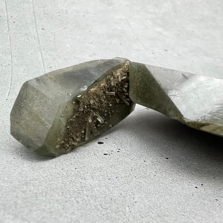 【ガネッシュヒマール産】クローライトイン天然ヒマラヤ水晶/Ganesh Himal Chlorite in Himalayan Quartz