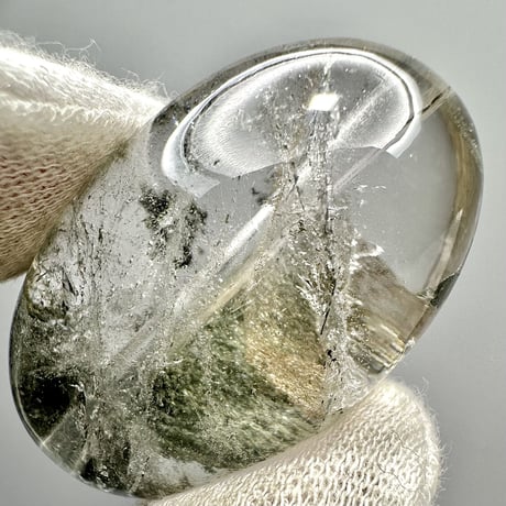 【ガネッシュヒマール産】クローライトイン天然ヒマラヤ水晶オーバルビーズ/Ganesh Himal Chlorite in Himalayan Quartz