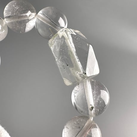 カイラス産"手磨き"天然ヒマラヤ水晶デザインブレスレット/Kailash Himalayan Quartz Design Bracelet