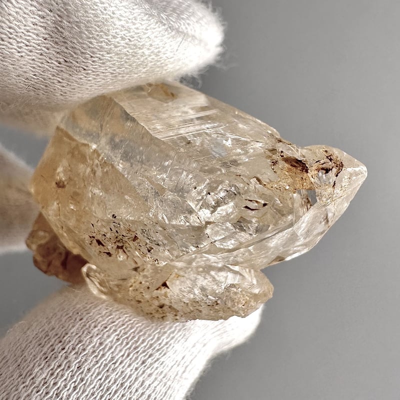 ガネッシュヒマール産リモナイトインヒマラヤ水晶 ミニポイント 