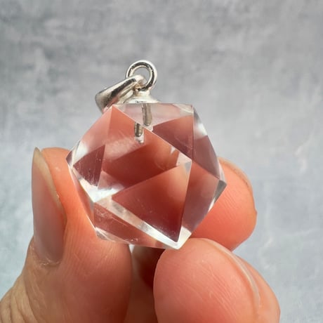 【ガネッシュヒマール産】天然ヒマラヤ水晶"手磨き加工"イコサヘドロン"ペンダントトップ/Ganesh Himal Himalayan Quartz "Icosahedron"Pendant Top