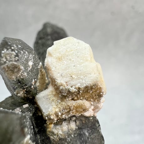 【ガネッシュヒマール産】クローライトイン天然ヒマラヤ水晶クラスター/Ganesh Himal Chlorite in Himalayan Quartz Cluster