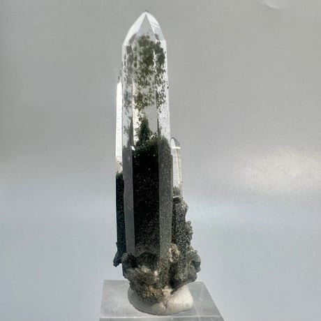 【ガネッシュヒマール産】クローライトイン天然ヒマラヤ水晶ミニクラスター/Ganesh Himal  Chlorite in Himalayan Quartz Mini Cluster