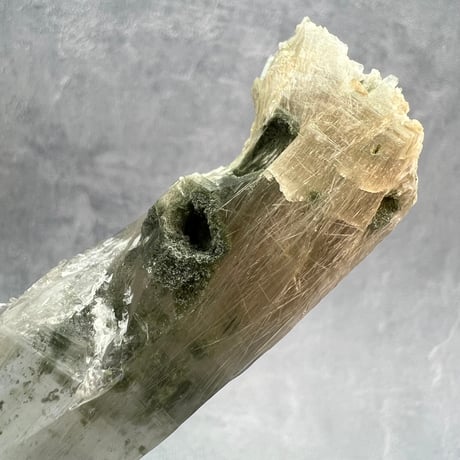 【ガネッシュヒマール産】クローライト&アクチノライトイン天然ヒマラヤ水晶/Ganesh Himal Chlorite&Actinorite in Himalayan Quartz