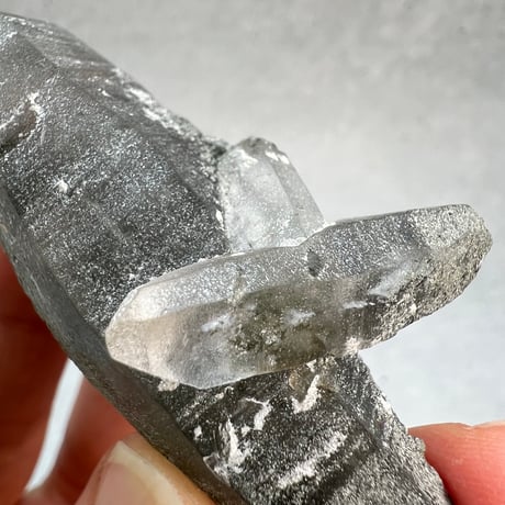 【ガネッシュヒマール産】クローライトイン天然ヒマラヤ水晶ポイント/Ganesh Himal Chlorite in Himalayan Quartz Point