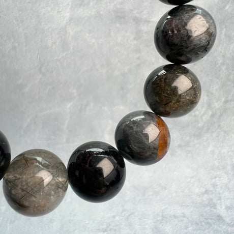 【ガネッシュヒマール産】アクチノライトイン天然ヒマラヤ水晶ブレスレット(グレーブラック系)/Ganesh Himal Actinorite in Himalayan Quartz Bracelet