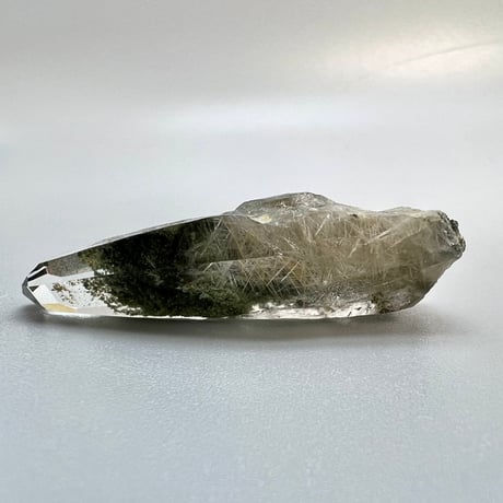 【ガネッシュヒマール産】クローライト&アクチノライトイン天然ヒマラヤ水晶ポイント/Ganesh Himal  Chlorite&Actinorite in Himalayan Quartz Point