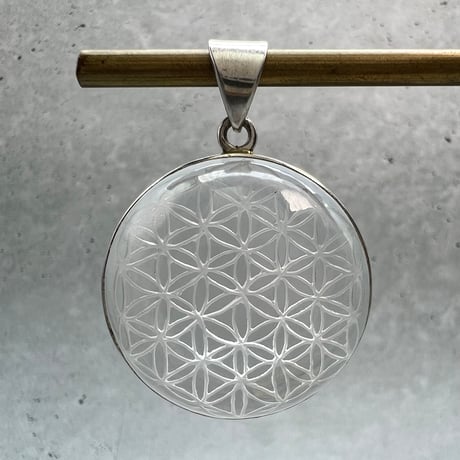 【ガネッシュヒマール産】天然ヒマラヤ水晶 "フラワーオブライフ"ペンダントトップ②-2/Ganesh Himal Himalayan Quartz "Flower of Life"