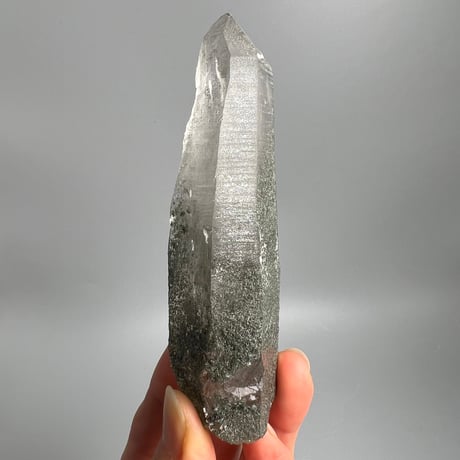 大特価【ガネッシュヒマール産】クローライトイン天然ヒマラヤ水晶/Ganesh Himal Chlorite in Himalayan Quartz