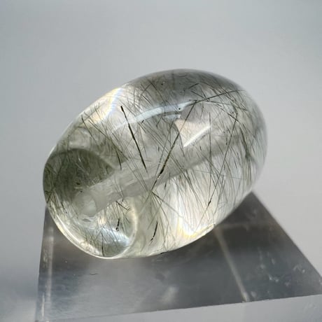 【ガネッシュヒマール産】アクチノライト イン天然ヒマラヤ水晶 樽型ビーズ/Ganesh Himal Actinolite in Himalayan Quartz barrel bead
