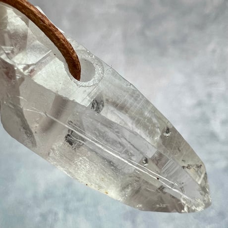 【カイラス産】天然ヒマラヤ水晶革紐付きペンダント⑧/Kailash Himalayan Quartz Pendant