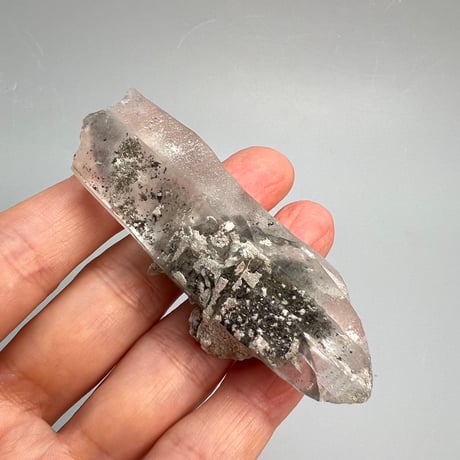 大特価【ガネッシュヒマール産】クローライトイン天然ヒマラヤ水晶⑫/Ganesh Himal Chlorite in Himalayan Quartz