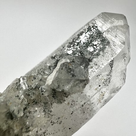 【マナスル産】クローライトイン天然ヒマラヤ水晶ポイント/Manaslu Chlorite in Himalayan Quartz Point