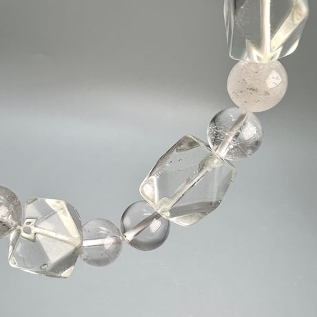 【カイラス産】"手磨き"天然ヒマラヤ水晶デザインブレスレット/Kailash Himalayan Quartz Design Bracelet
