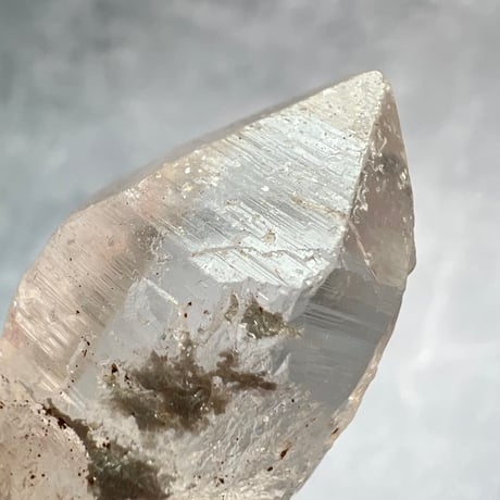 【カイラス産】天然ヒマラヤ水晶革紐付きペンダント/Kailash Himalayan Quartz Pendant