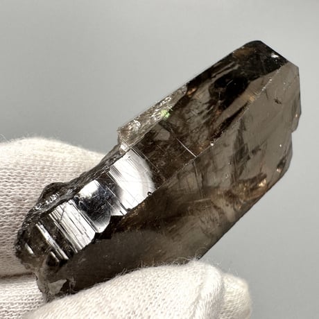 ガウリシャンカール産天然ヒマラヤスモーキークォーツポイント/GauriShankar Himalayan Smoky Quartz