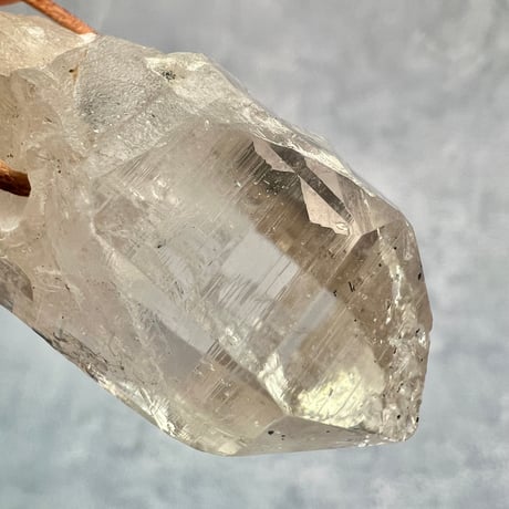【カイラス産】天然ヒマラヤ水晶革紐付きペンダント/Kailash Himalayan Quartz Pendant