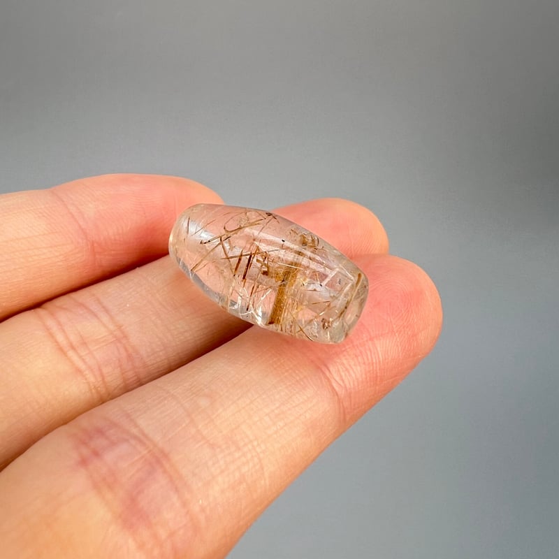 ガネッシュヒマール産】アクチノライトイン天然ヒマラヤ水晶 樽型 ガネッシュヒマール産】アクチノライトイン天然ヒマラヤ水晶 樽型