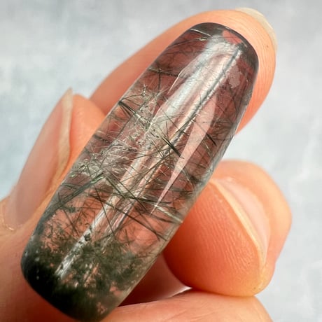 【ガネッシュヒマール産】アクチノライト&クローライトイン天然ヒマラヤ水晶 樽型ビーズ⑱/Ganesh Himal Actinolite&Chlorite in barrel beads