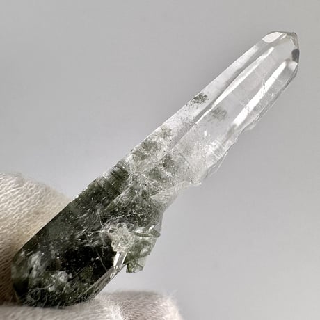 【ガネッシュヒマール産】クローライトイン天然ヒマラヤ水晶ミニポイント"D"/Ganesh Himal Chlorite in Himalayan Quartz Point