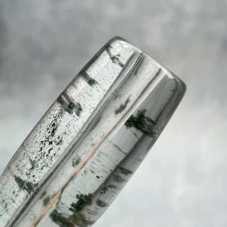 【ガネッシュヒマール産】クローライトイン天然ヒマラヤ水晶 樽型ビーズ⑬/Ganesh Himal Chlorite in Himalayan Quartz barrel beads