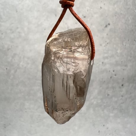 ガウリシャンカール産 大き目ライトスモーキークォーツ ガウリシャンカール産 | STORES