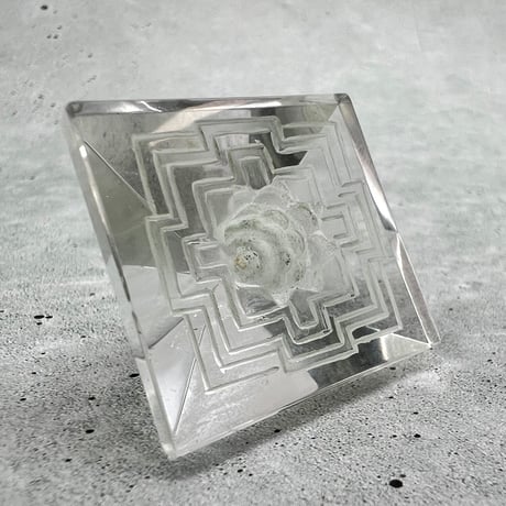 【ガネッシュヒマール産】天然ヒマラヤ水晶ピラミッド "シュリヤントラ"②/Ganesh Himal Himalayan Quartz Pyramid " Shri Yantra"