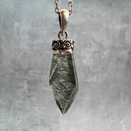 【ガネッシュヒマール産】アクチノライトイン天然ヒマラヤ水晶ペンダントトップ④/Ganesh Himal Actinorite in Himalayan Quartz Pendant Top