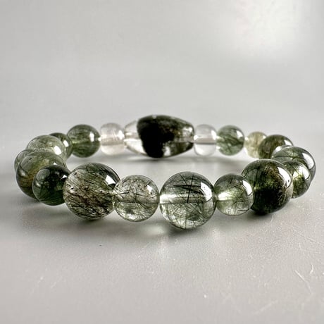 【デザインブレスレット】ガネッシュヒマール産クローライト&アクチノライトイン天然ヒマラヤ水晶/Ganesh Himal Chlorite&Actinolite in Himalayan