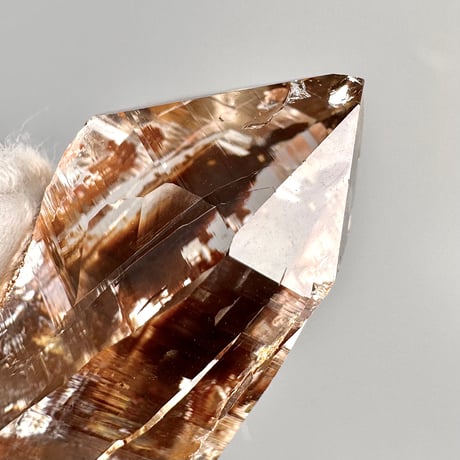 【ガネッシュヒマール産】リモナイトイン天然ヒマラヤ水晶 ミニポイント"XX"/Ganesh Himal Limonite in Himalayan Quartz Mini Point