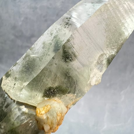 【ガネッシュヒマール産】クローライト&アクチノライトイン天然ヒマラヤ水晶/Ganesh Himal Chlorite&Actinorite in Himalayan Quartz