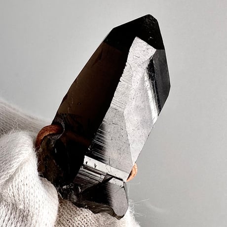 ガウリシャンカール産天然ヒマラヤスモーキークォーツ革紐ペンダント/GauriShankar Himalayan Smoky Quartz Pendant