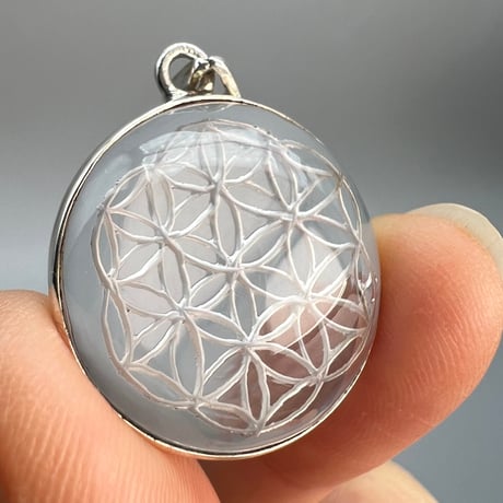【ガネッシュヒマール産】天然ヒマラヤ水晶 "フラワーオブライフ"ペンダントトップ④/Ganesh Himal "Flower of Life"S/V Pendant Top