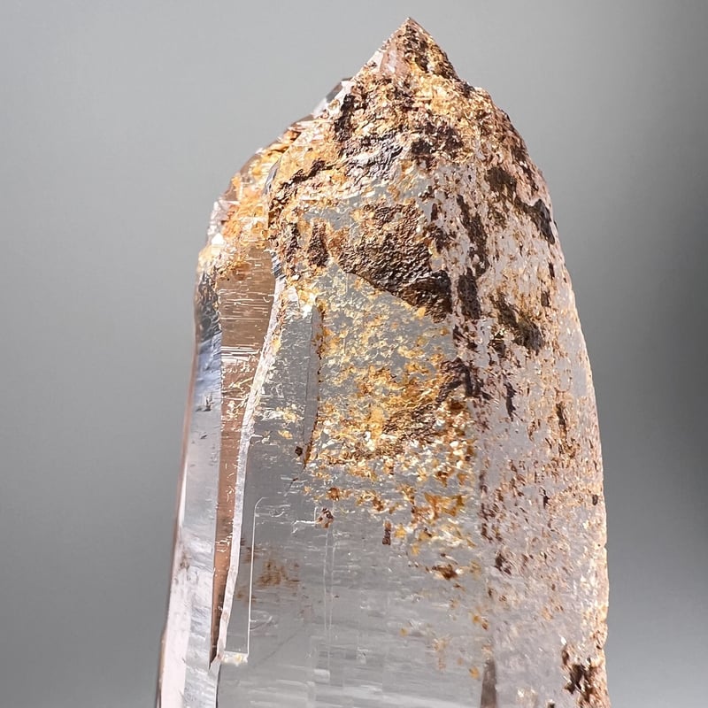 ガネーシュヒマール ヒンドゥン産 リモナイトインクォーツ ガネッシュヒマール産リモナイトインヒマラヤ水晶ポイント