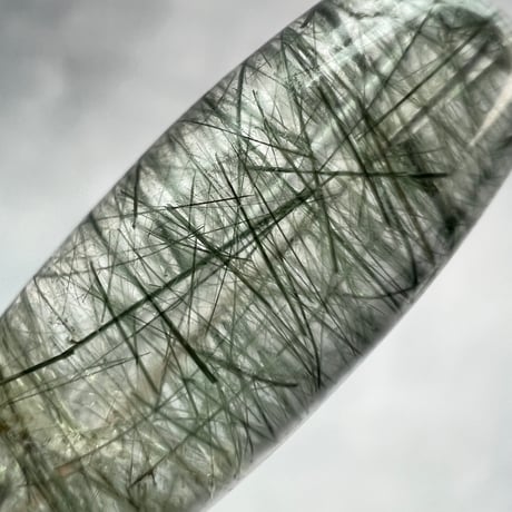 【ガネッシュヒマール産】アクチノライトイン天然ヒマラヤ水晶 樽型ビーズ③/Ganesh Himal Actinolite in Himalayan Quartz barrel beads