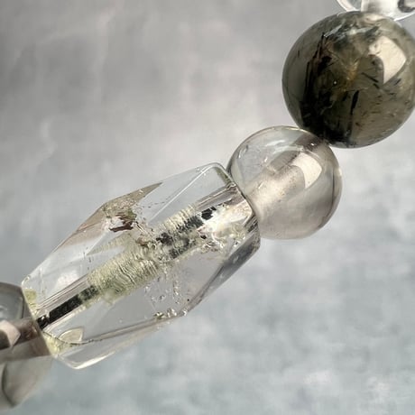 【デザインブレスレット】カイラス産×ガネッシュヒマール産ヒマラヤ水晶ビーズ/Kailash×Ganesh Himal Actinolite in Himalayan Quartz