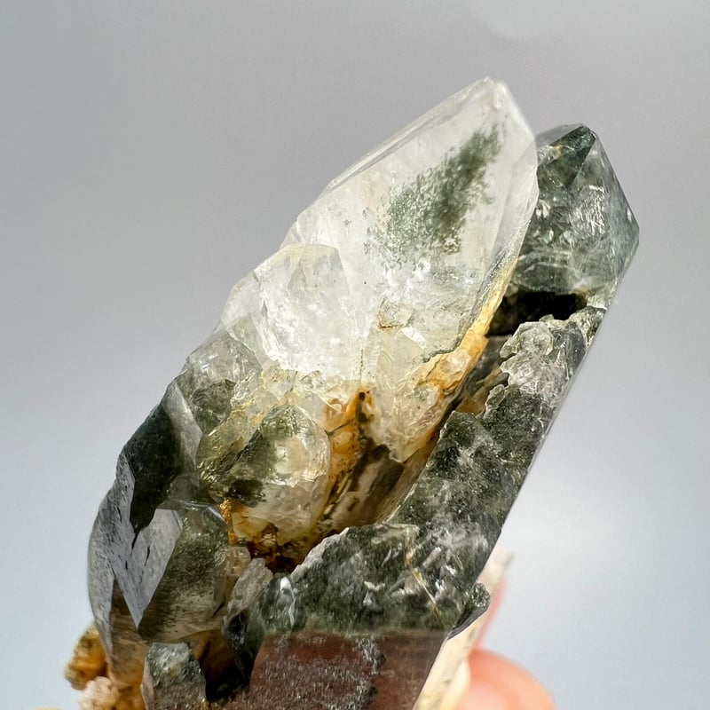 【匿名は発送】ガネッシュヒマール産 クローライト内包水晶 ネパール/ガネッシュヒマール産ヒマラヤ水晶クローライト・角